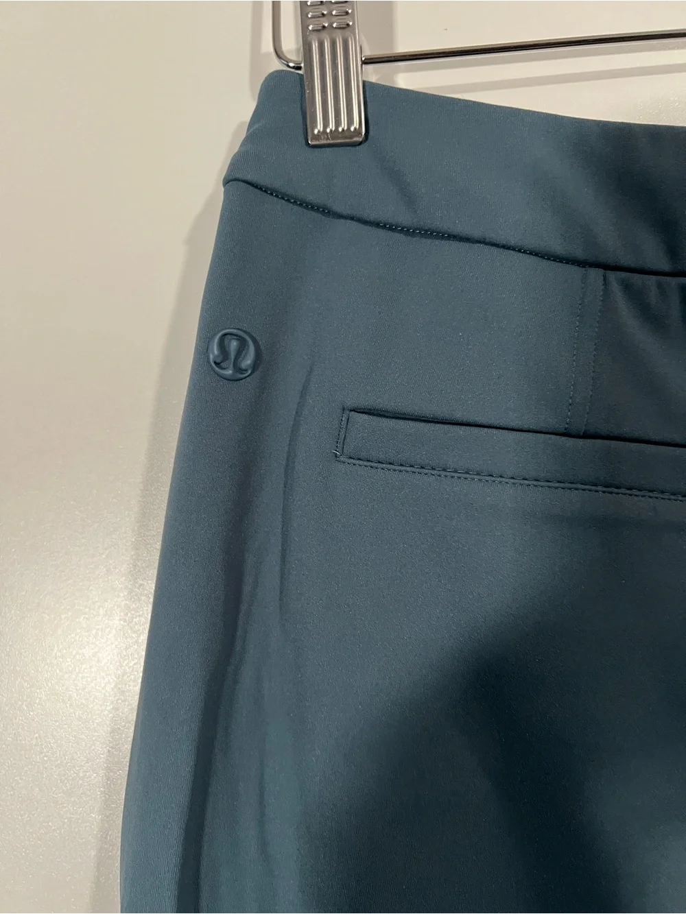 Lululemon Tapered-Leg Mid-Rise Pants 7/8 Length Luxstreme Size Medium Iron Blue